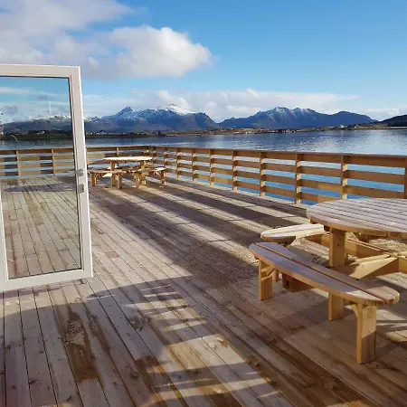 Waterfront Cabin With Big Terrace.