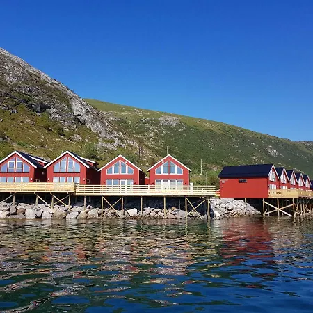度假居 Waterfront Cabin With Big Terrace. Offersoya